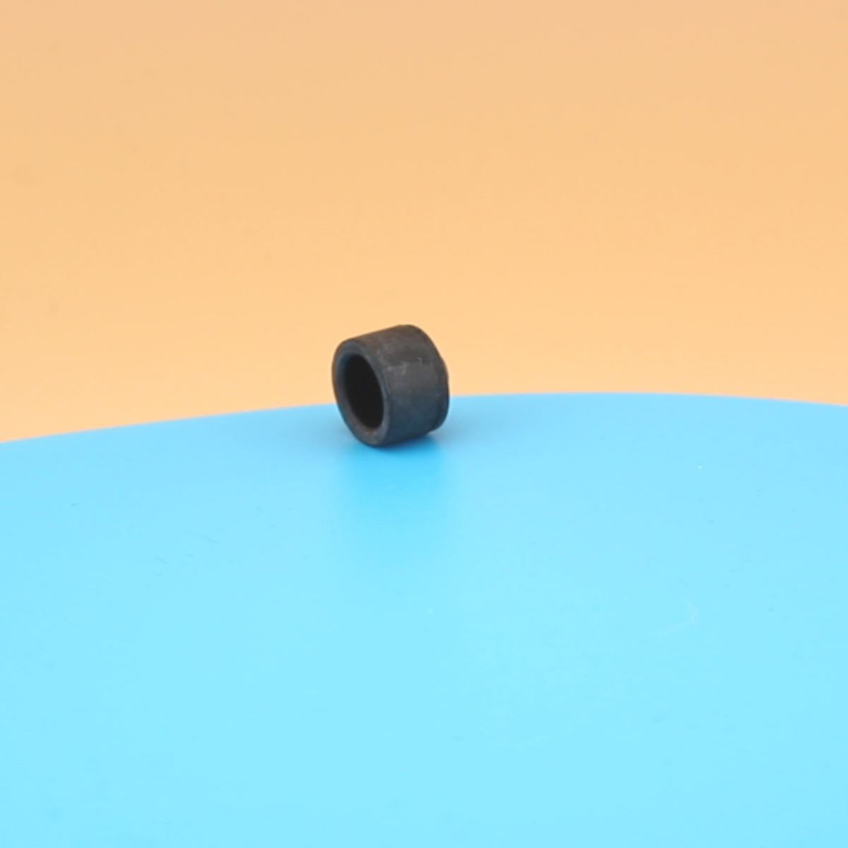 Pivot Cups