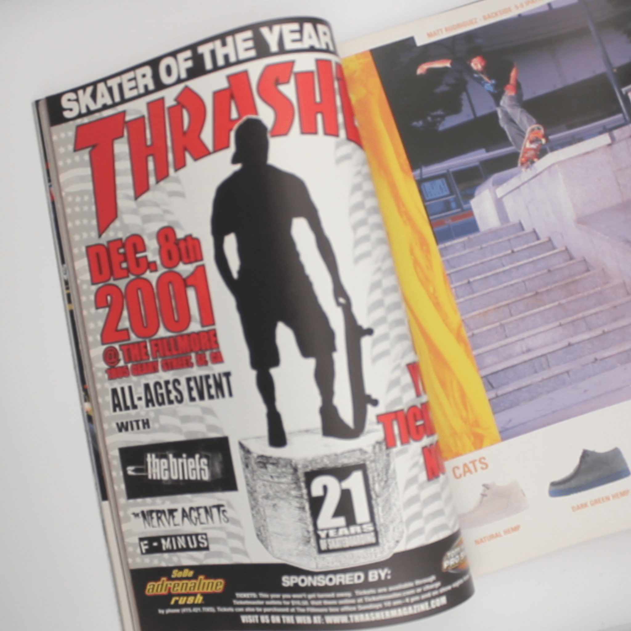 Thrasher Magazine (Dezember 2001, Issue 251) – Baker on Tour - OiROPE Caswell Berry THRASHER